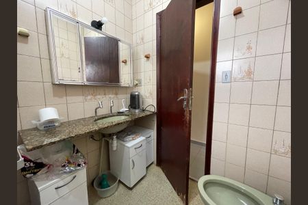 Casa à venda com 135m², 3 quartos e 3 vagasBanheiro 3