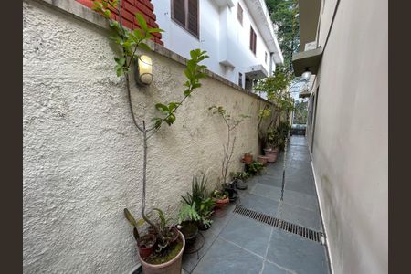 Casa à venda com 135m², 3 quartos e 3 vagasQuintal