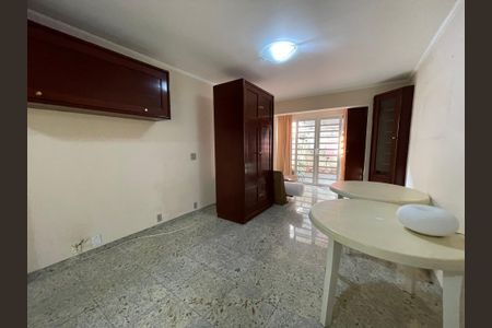 Sala de casa à venda com 3 quartos, 135m² em Vila Albano, São Paulo