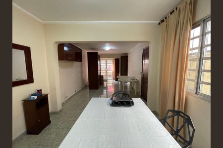 Casa à venda com 135m², 3 quartos e 3 vagasSala