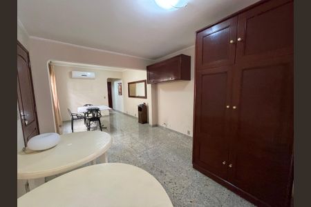 Casa à venda com 135m², 3 quartos e 3 vagasSala