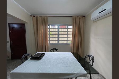 Casa à venda com 135m², 3 quartos e 3 vagasSala