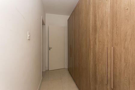 Apartamento à venda com 107m², 2 quartos e sem vaga Apartamento à venda com 107m², 2 quartos e sem vagaCorredor