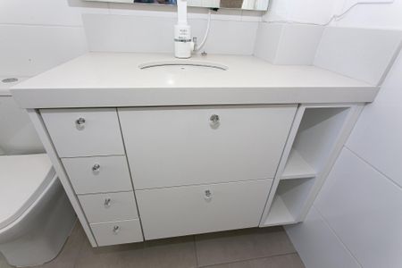 Apartamento à venda com 107m², 2 quartos e sem vaga Apartamento à venda com 107m², 2 quartos e sem vagaBanheiro da Suíte