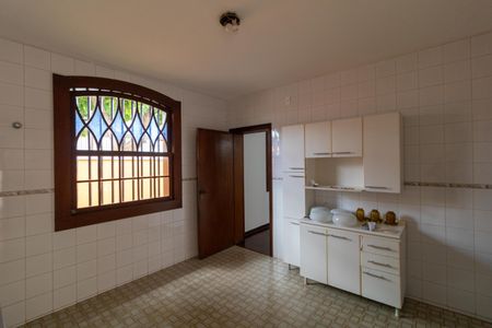 Casa para alugar com 350m², 3 quartos e 6 vagas Casa para alugar com 350m², 3 quartos e 6 vagasCozinha