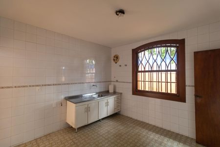 Casa para alugar com 350m², 3 quartos e 6 vagas Casa para alugar com 350m², 3 quartos e 6 vagasCozinha