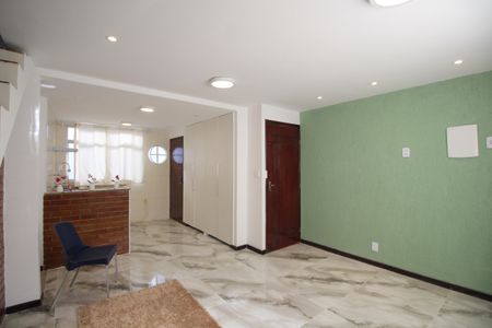 Sala de casa de condomínio à venda com 2 quartos, 125m² em Taquara, Rio de Janeiro