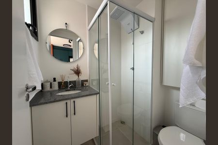 banheiro de kitnet/studio para alugar com 1 quarto, 17m² em Campos Elíseos, São Paulo