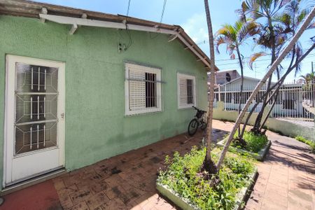 Casa à venda com 200m², 4 quartos e 2 vagas Casa à venda com 200m², 4 quartos e 2 vagasQuintal