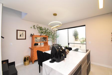 Casa de condomínio para alugar com 90m², 3 quartos e 2 vagasSala/Cozinha