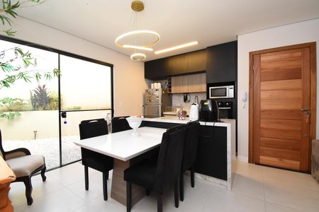 Casa de condomínio para alugar com 90m², 3 quartos e 2 vagasSala/Cozinha