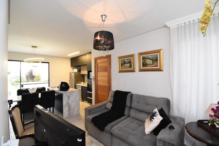 Sala de casa de condomínio para alugar com 3 quartos, 90m² em Boa Vista, Curitiba
