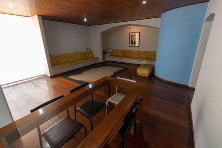 Apartamento à venda com 141m², 3 quartos e 1 vaga Apartamento à venda com 141m², 3 quartos e 1 vagaÁREA COMUM - SALÃO DE FESTAS