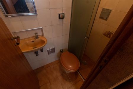 Apartamento à venda com 141m², 3 quartos e 1 vaga Apartamento à venda com 141m², 3 quartos e 1 vagaBANHEIRO DA ÁREA DE SERVIÇO