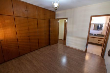 Apartamento à venda com 141m², 3 quartos e 1 vaga Apartamento à venda com 141m², 3 quartos e 1 vagaSUITE