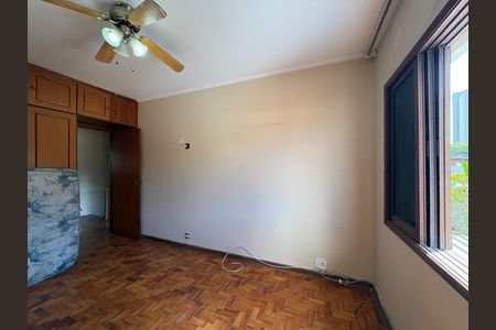 Casa à venda com 250m², 4 quartos e 4 vagas Casa à venda com 250m², 4 quartos e 4 vagasQuarto 1