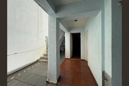 Casa à venda com 250m², 4 quartos e 4 vagas Casa à venda com 250m², 4 quartos e 4 vagasEntrada lateral