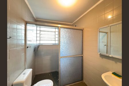 Casa à venda com 250m², 4 quartos e 4 vagas Casa à venda com 250m², 4 quartos e 4 vagasBanheiro do Salão de festas