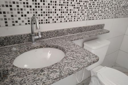 Apartamento para alugar com 36m², 2 quartos e sem vaga Apartamento para alugar com 36m², 2 quartos e sem vagaBanheiro