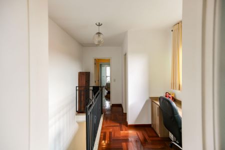 Casa à venda com 125m², 3 quartos e 3 vagasCorredor Quartos 