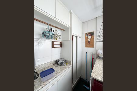 Apartamento à venda com 99m², 3 quartos e 2 vagas Apartamento à venda com 99m², 3 quartos e 2 vagasÁrea de Serviço