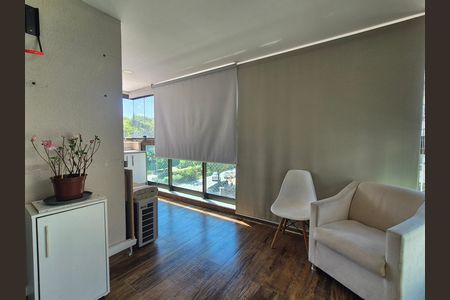 Apartamento à venda com 81m², 3 quartos e 1 vaga Apartamento à venda com 81m², 3 quartos e 1 vagaVaranda