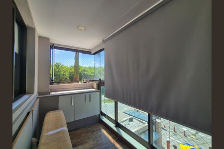 Apartamento à venda com 81m², 3 quartos e 1 vaga Apartamento à venda com 81m², 3 quartos e 1 vagaVaranda