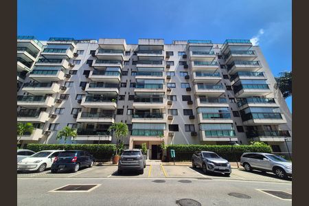 Apartamento à venda com 81m², 3 quartos e 1 vaga Apartamento à venda com 81m², 3 quartos e 1 vagaFachada