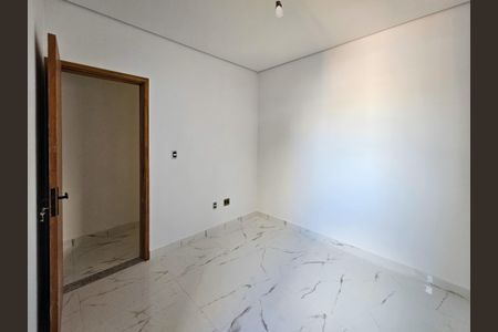 Casa para alugar com 156m², 3 quartos e 3 vagas Casa para alugar com 156m², 3 quartos e 3 vagasQuarto 2