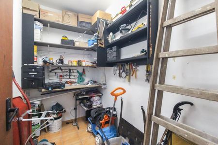 Casa à venda com 300m², 6 quartos e 1 vagaMultiuso 