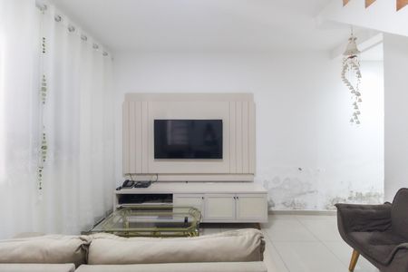 Casa à venda com 300m², 6 quartos e 1 vagaSala