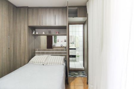 Casa à venda com 300m², 6 quartos e 1 vagaQuarto 4 - Suíte