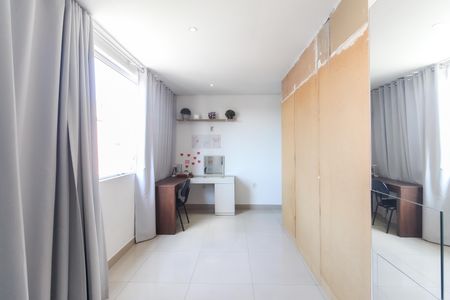 Casa à venda com 300m², 6 quartos e 1 vagaSuíte Casa 2