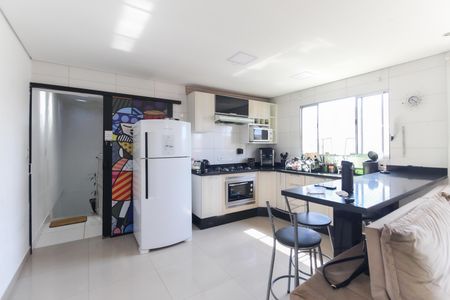 Casa à venda com 300m², 6 quartos e 1 vagaSala - Cozinha Casa 2