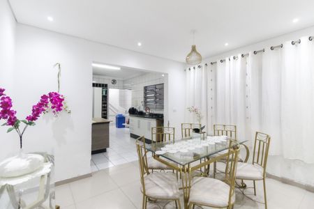 Casa à venda com 300m², 6 quartos e 1 vagaCopa