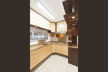 Casa de condomínio para alugar com 122m², 3 quartos e 3 vagas