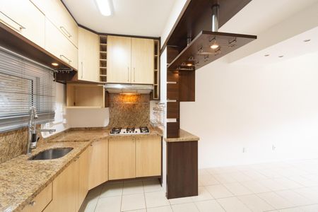 Casa de condomínio para alugar com 122m², 3 quartos e 3 vagas