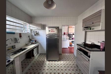 Casa à venda com 125m², 2 quartos e 2 vagasCozinha 