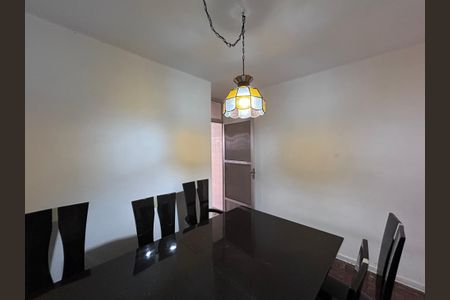 Casa à venda com 125m², 2 quartos e 2 vagas Casa à venda com 125m², 2 quartos e 2 vagasSala de jantar