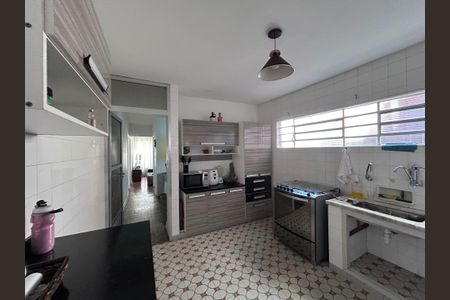 Casa à venda com 125m², 2 quartos e 2 vagasCozinha 