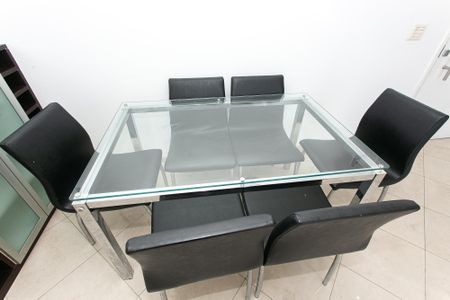 Apartamento à venda com 70m², 2 quartos e 1 vagaSala - Mesa e Cadeiras