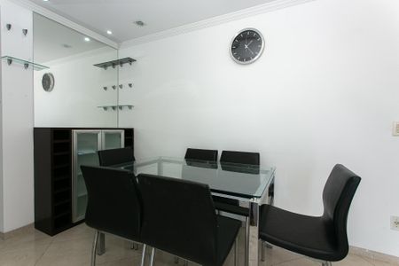 Apartamento à venda com 70m², 2 quartos e 1 vagaSala