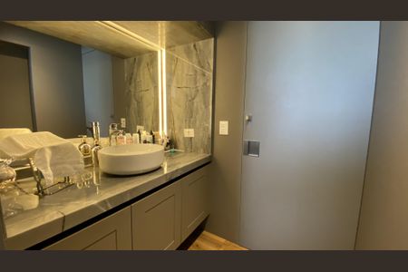 Apartamento à venda com 122m², 2 quartos e 2 vagasBanheiro 
