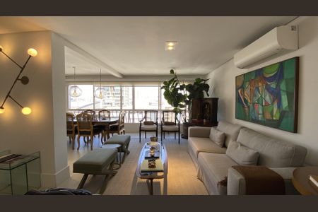 Apartamento à venda com 122m², 2 quartos e 2 vagasSala