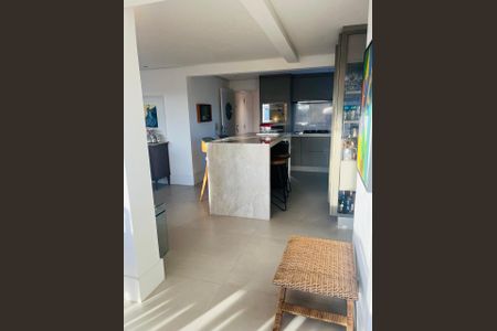 Apartamento à venda com 122m², 2 quartos e 2 vagasCozinha