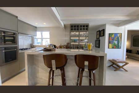 Apartamento à venda com 122m², 2 quartos e 2 vagasCozinha