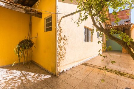 Casa para alugar com 150m², 3 quartos e 1 vaga Casa para alugar com 150m², 3 quartos e 1 vagaCorredor Lateral