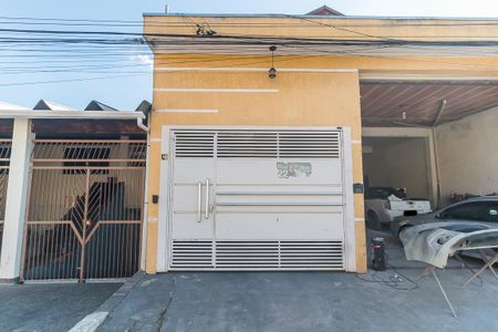 Casa para alugar com 150m², 3 quartos e 1 vaga Casa para alugar com 150m², 3 quartos e 1 vagaFachada