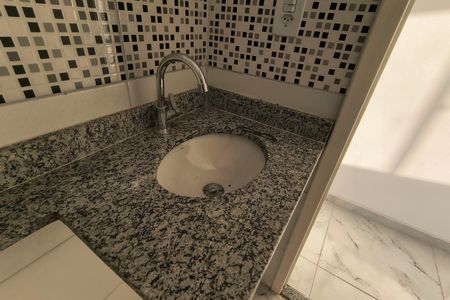 Apartamento para alugar com 32m², 1 quarto e sem vagaBanheiro 