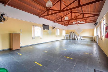 Apartamento para alugar com 54m², 2 quartos e 1 vaga Apartamento para alugar com 54m², 2 quartos e 1 vagaÁrea comum - Salão de festas